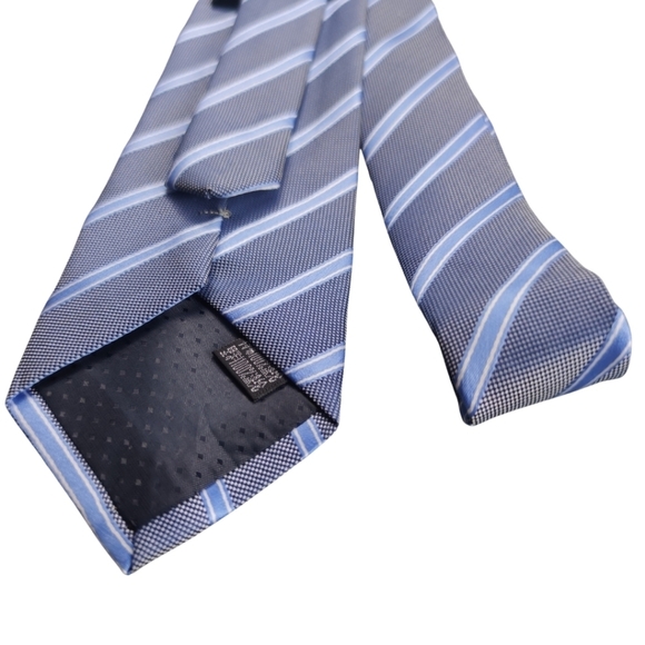 ✨ Kailong Two-Tone Blue Stripe 100% Silk Handmade Tie - Picture 6 of 6